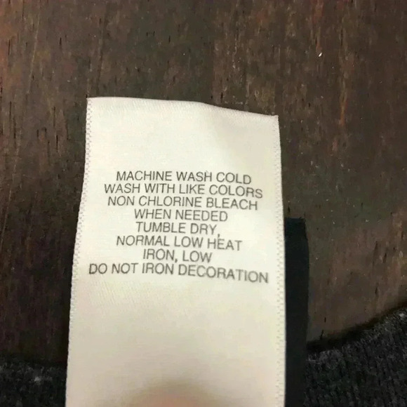 Sleeveless T shirt/Tank Size S - Picture 5 of 6